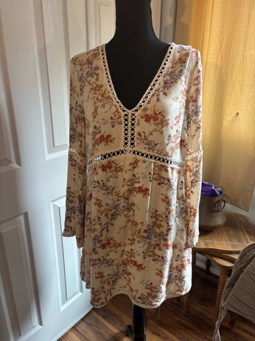 WAYF Women’s Boho Floral Print Lace Detail Neutral Dress Size Large.